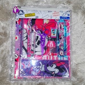 Disney Junior Minnie Supply Kit Trousse. New